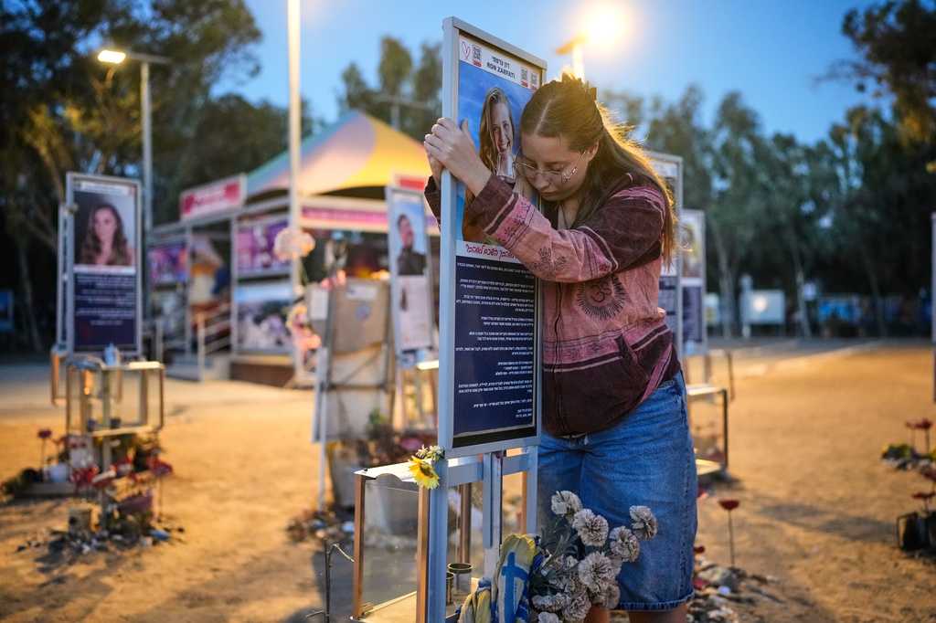 Israelis mourn on the anniversary of the Oct. 7 attack as Palestinians live in devastated Gaza — WESH 2 Orlando